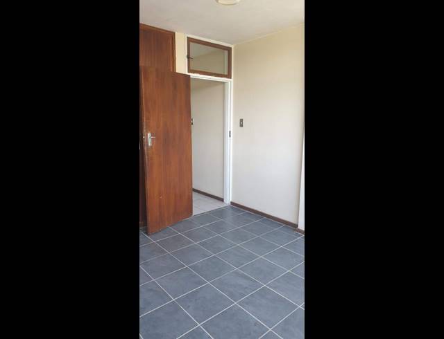 2 BEDROOM APARTMENT FOR SALE IN SUNNYSIDE